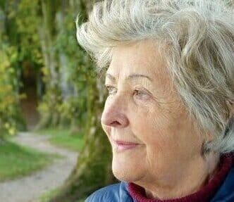 Blog Img: Why Do People with Alzheimer’s Have Higher Risk of Falls?